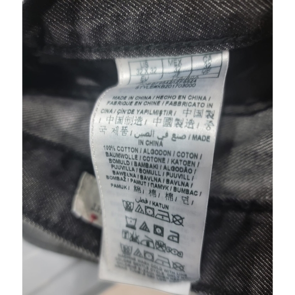 (M) Guess Dark Wash Jeans (Men) - Picture 11 of 11